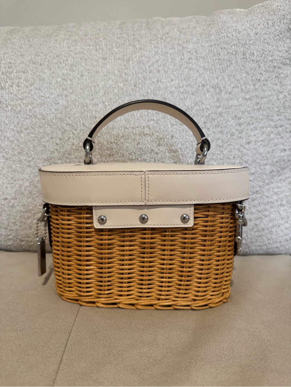 RARE Coach Kay Crossbody top handle bag Chalk basket woven - Picture 3 of 10